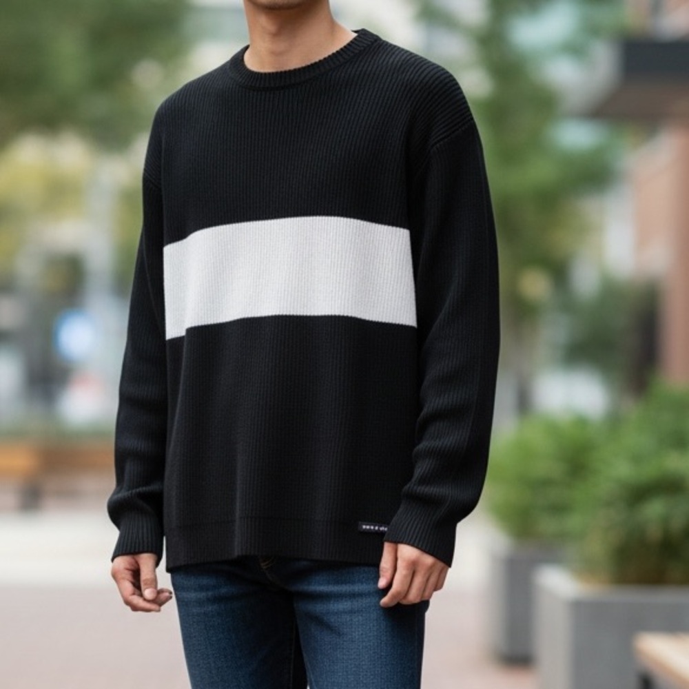 Vintage90’s Ralph Lauren Black Crewneck Sweater with White Chest Stripe M